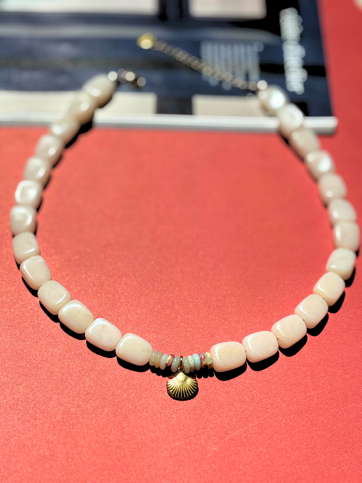 Collier Promenade
