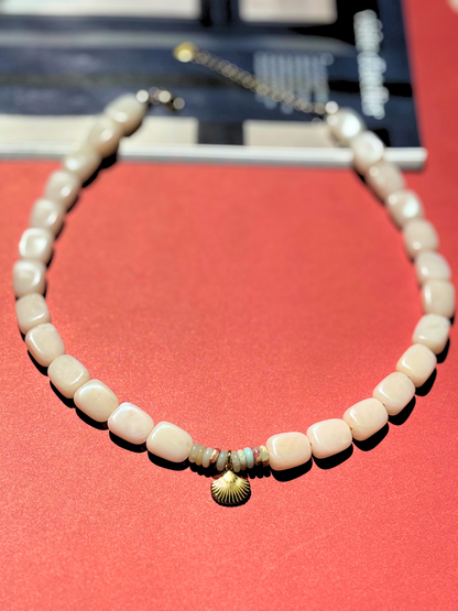 Collier Promenade